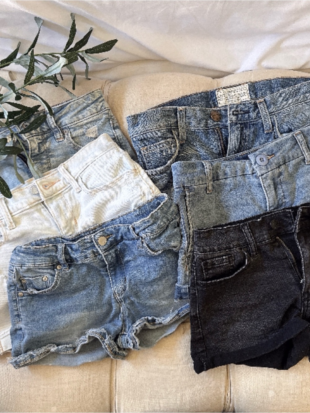 Bundle of 6 denim shorts size 22-23 (size 0)